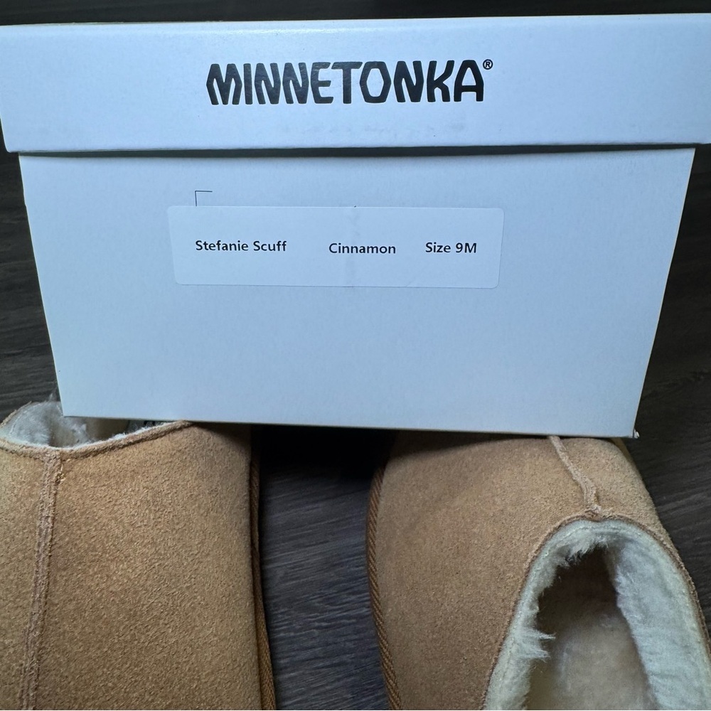 MINNETONKA Tan Stefanie Scuff Suede Slipper Cozy Winter Spa Lounge Women’s sz.9 - Picture 7 of 8